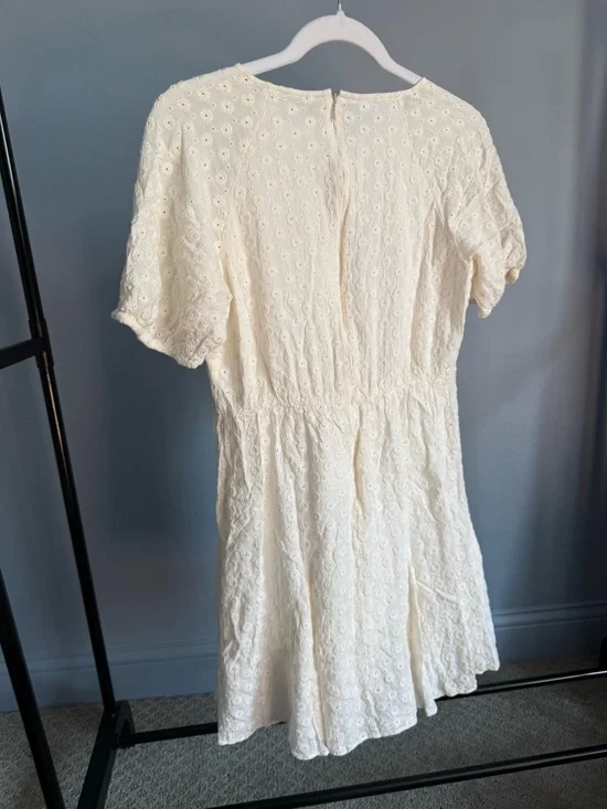 Madewell Women’s Cream Eyelet Short-Sleeve Dress - Picture 8 of 9